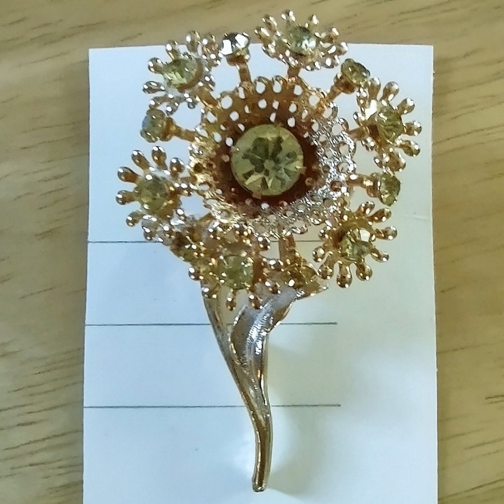 Vintage Peridot Green Flower Brooch